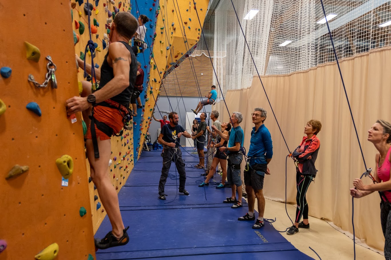 Ascension d'une falaise